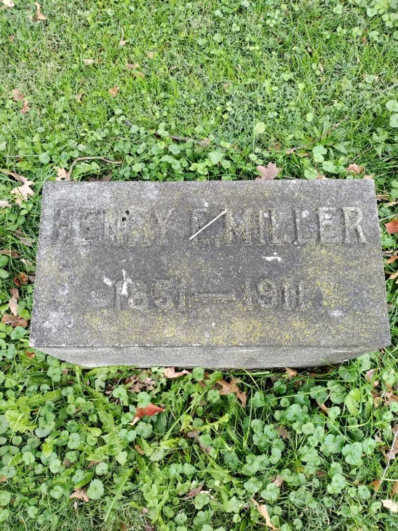 Henry E. Miller's grave. Photo 3