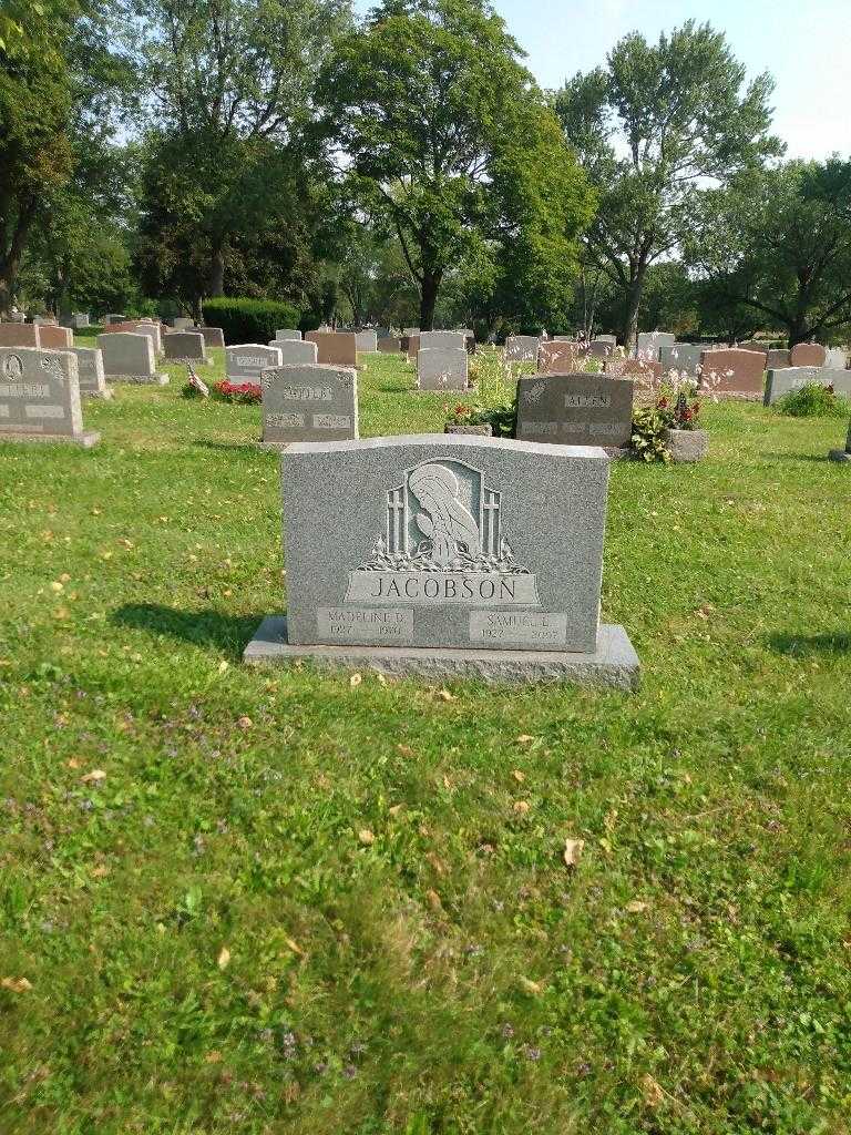 Madeline D. Jacobson's grave. Photo 1