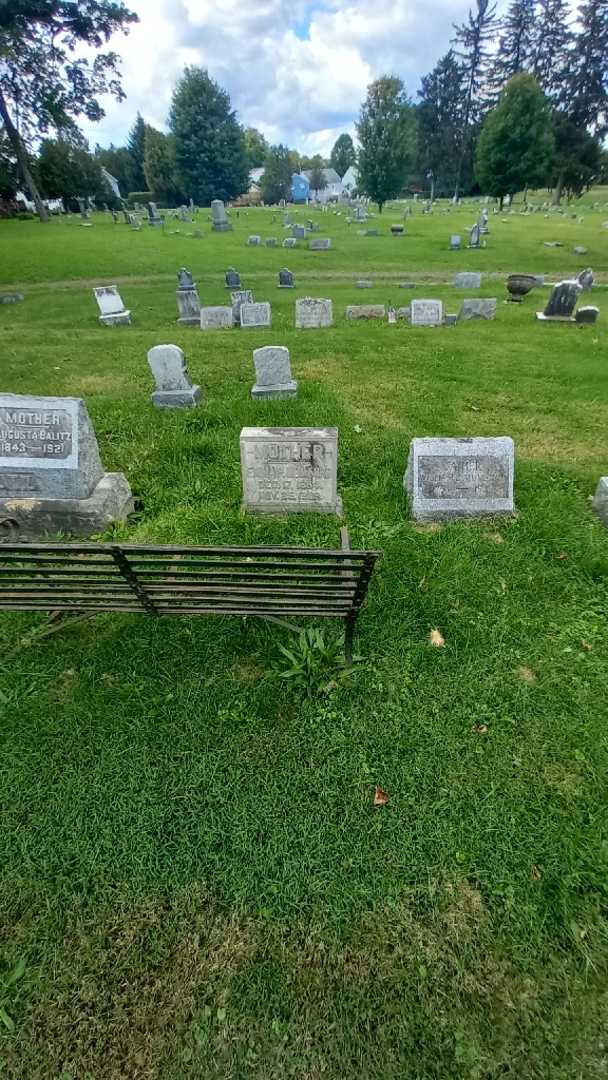 Emma P. Mumford's grave. Photo 1