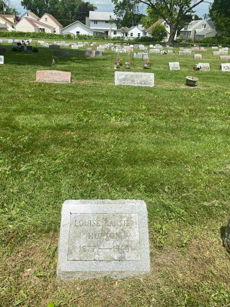 Louise Ransier Horton's grave. Photo 2