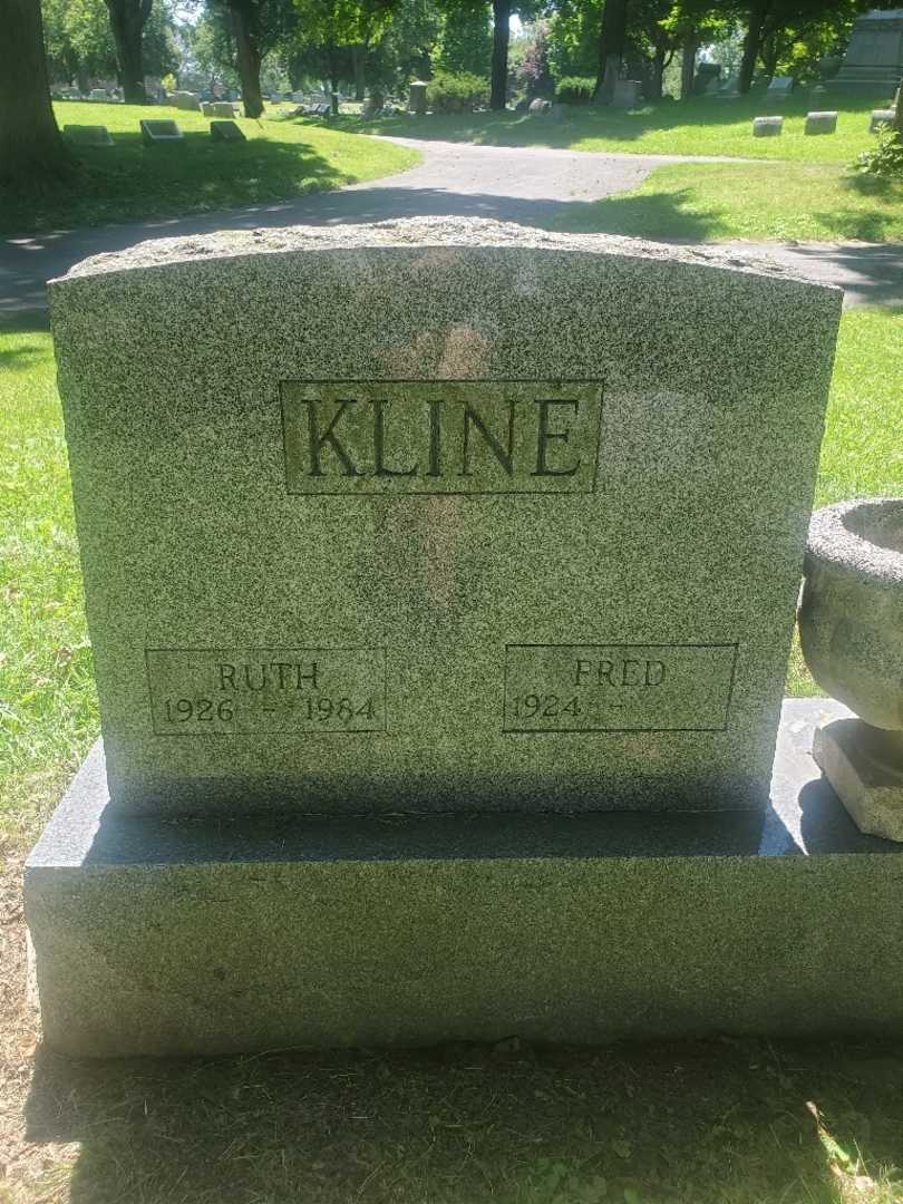 Ruth M. Kline's grave. Photo 3