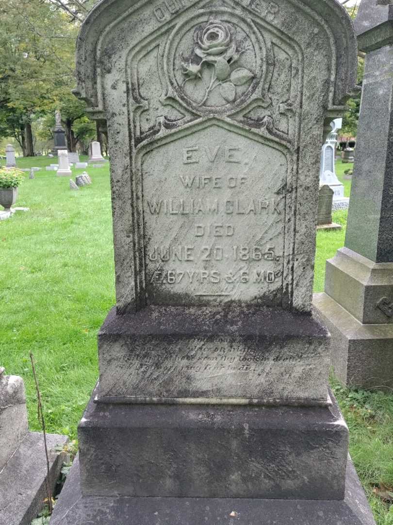 Eve Clark's grave. Photo 3