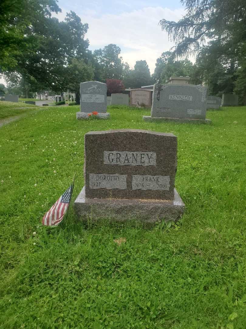 Frank Graney's grave. Photo 3