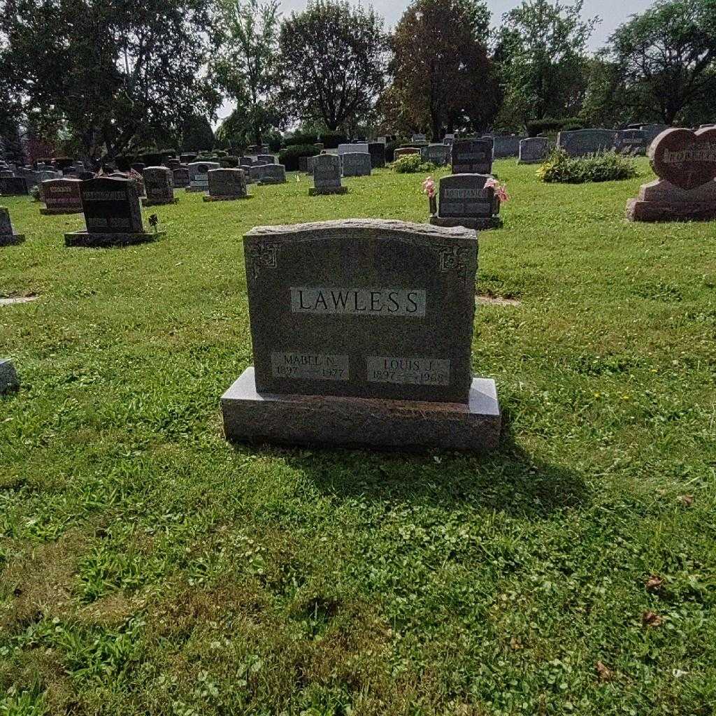 Mabel N. Lawless's grave. Photo 3