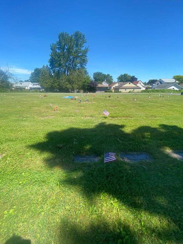 Gilbert C. Cole's grave. Photo 1