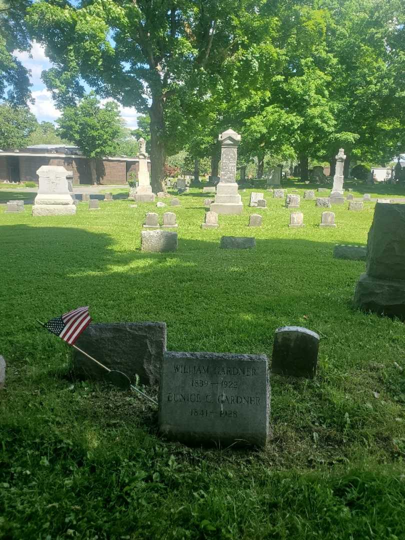 William W. Gardner's grave. Photo 2