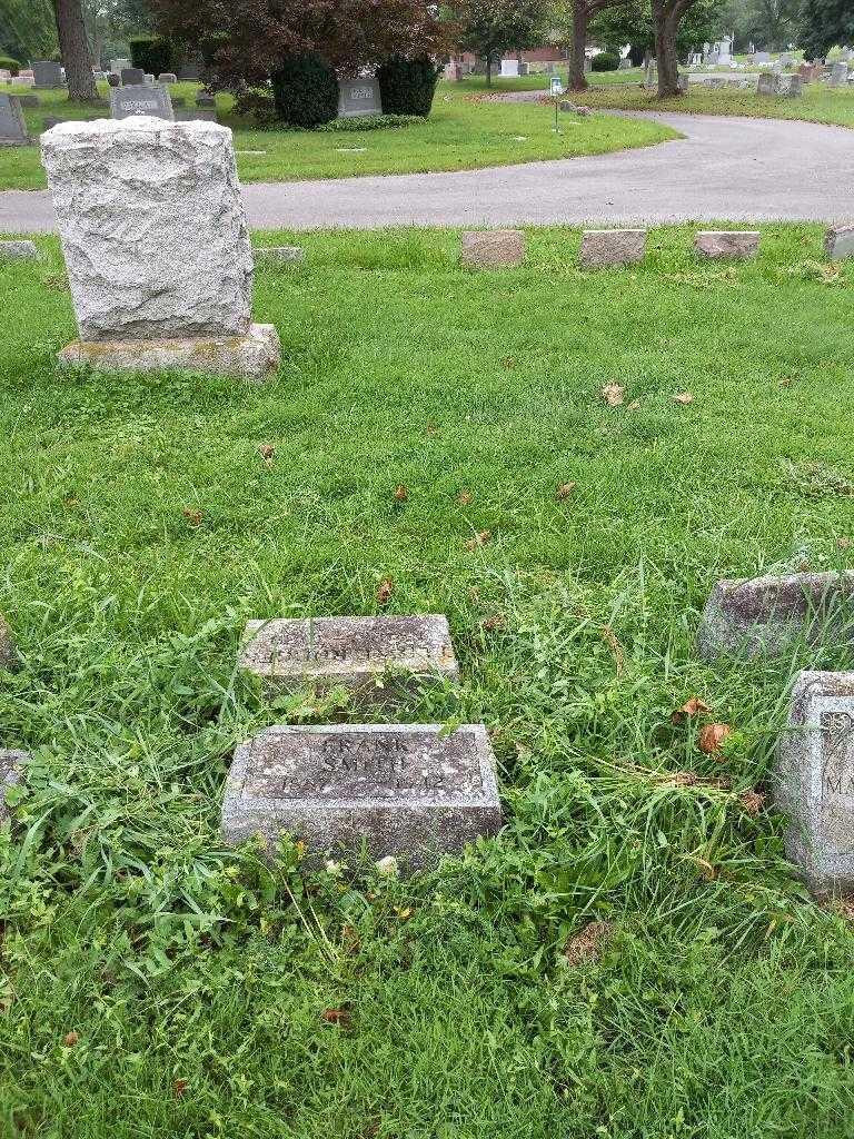 Frank Smith's grave. Photo 1