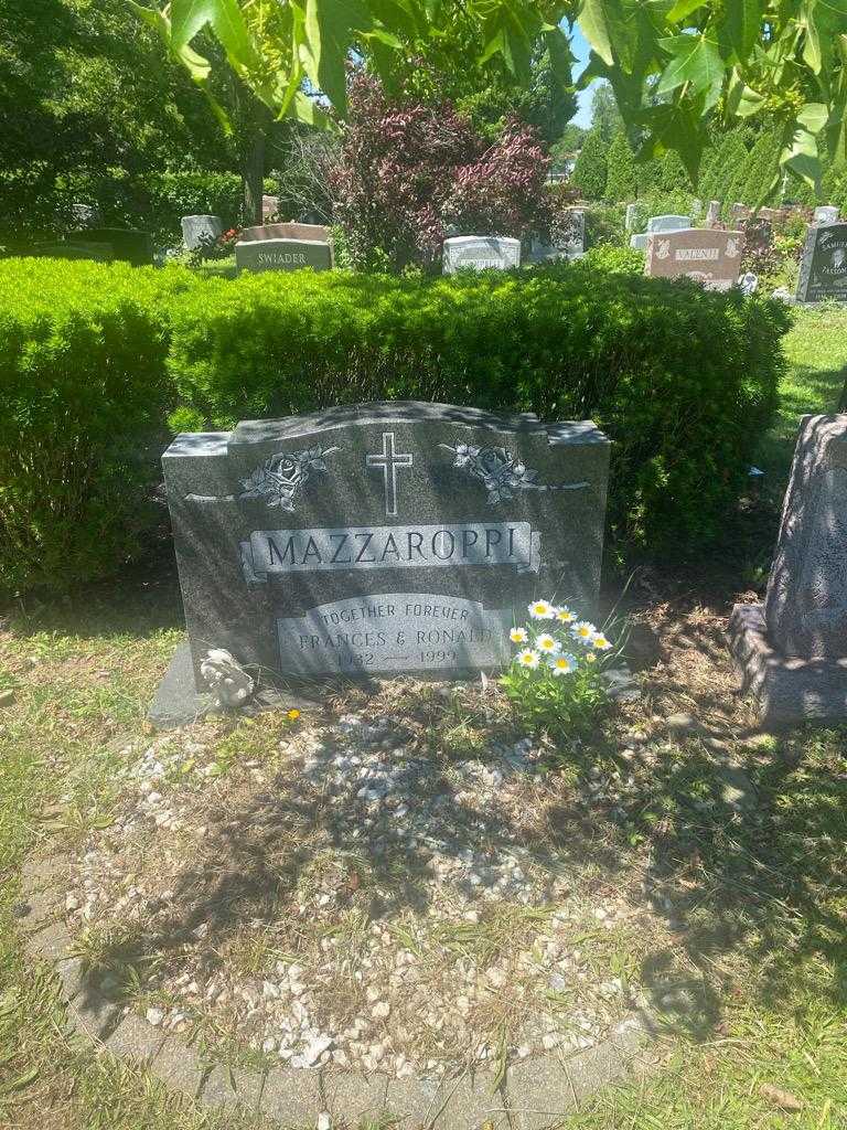 Ronald Mazzaroppi's grave. Photo 2