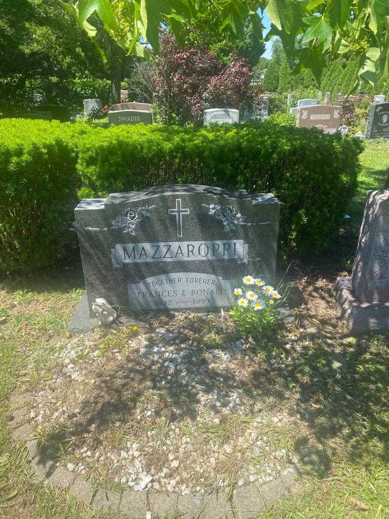 Frances Mazzaroppi's grave. Photo 2