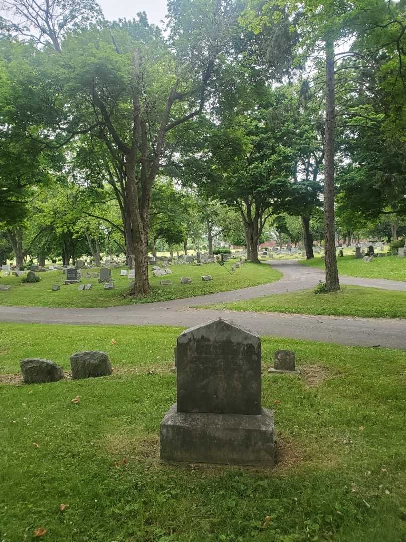 Crissy Brundage's grave. Photo 1