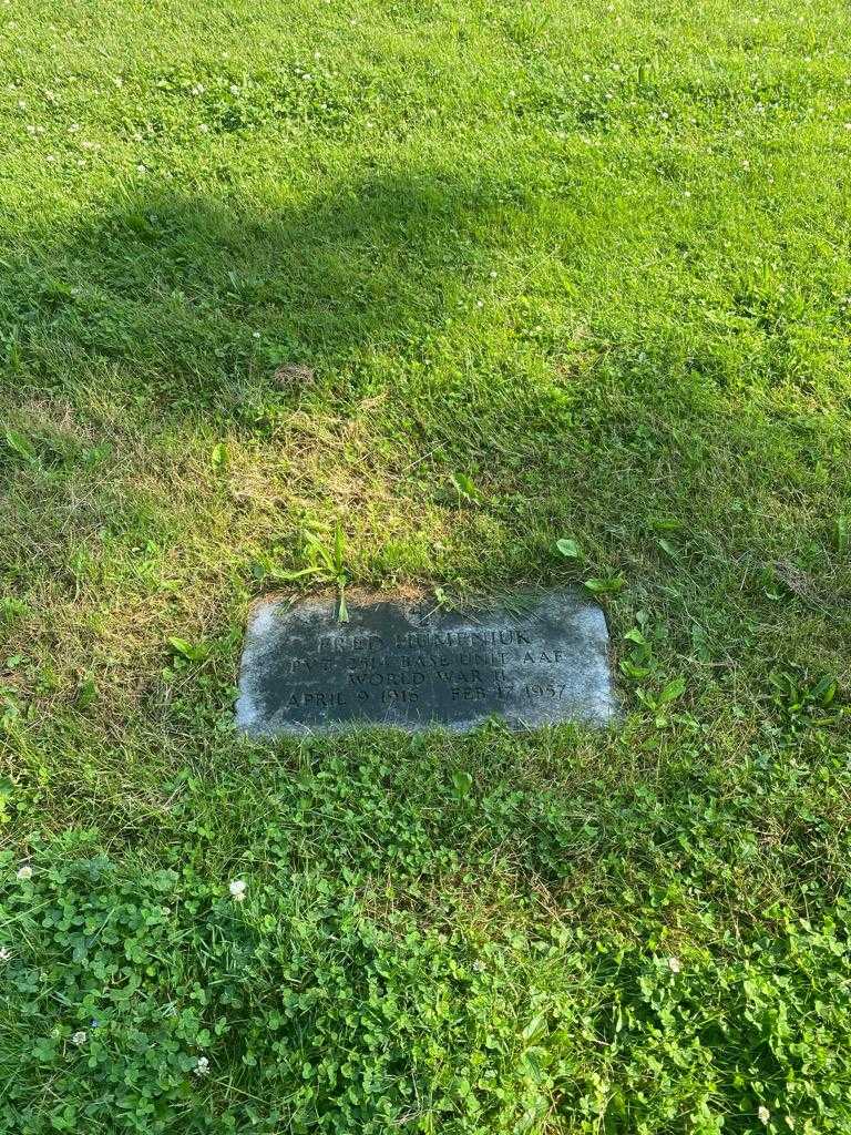 Fred Humeniuk's grave. Photo 2