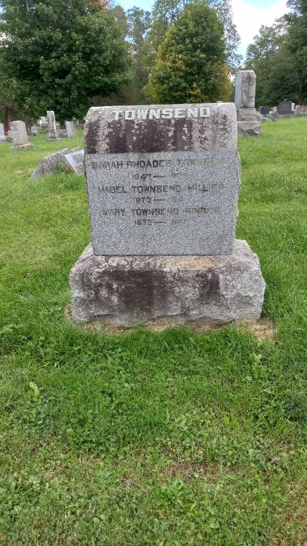 Mary L. Ringer Townsend's grave. Photo 2