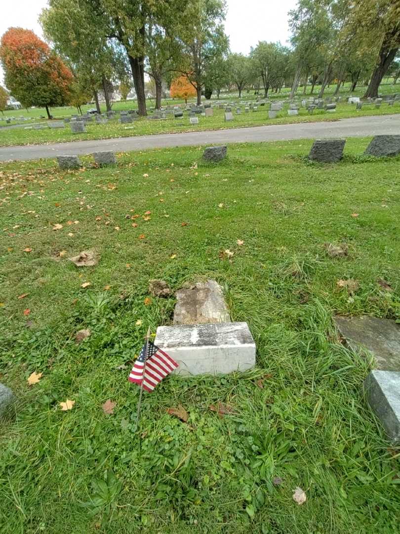 Adelbert M. Geer's grave. Photo 1