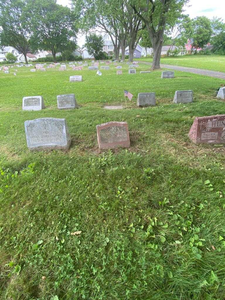 Georgeanna Lovelace Sanford's grave. Photo 1