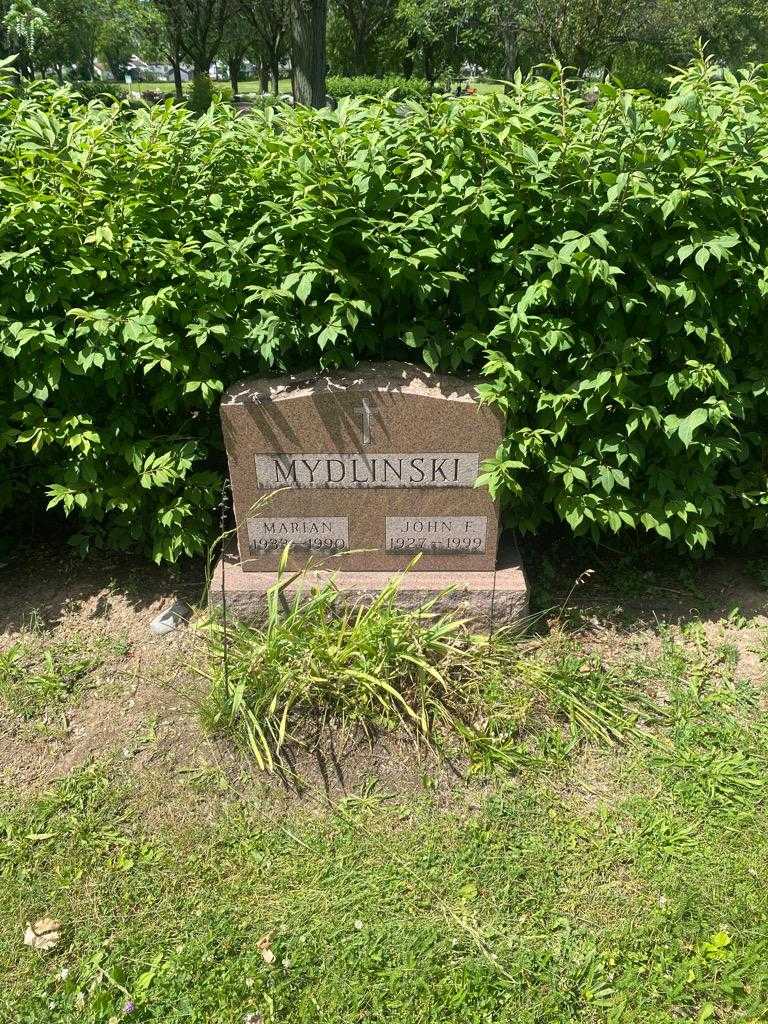 John F. Mydlinski's grave. Photo 2