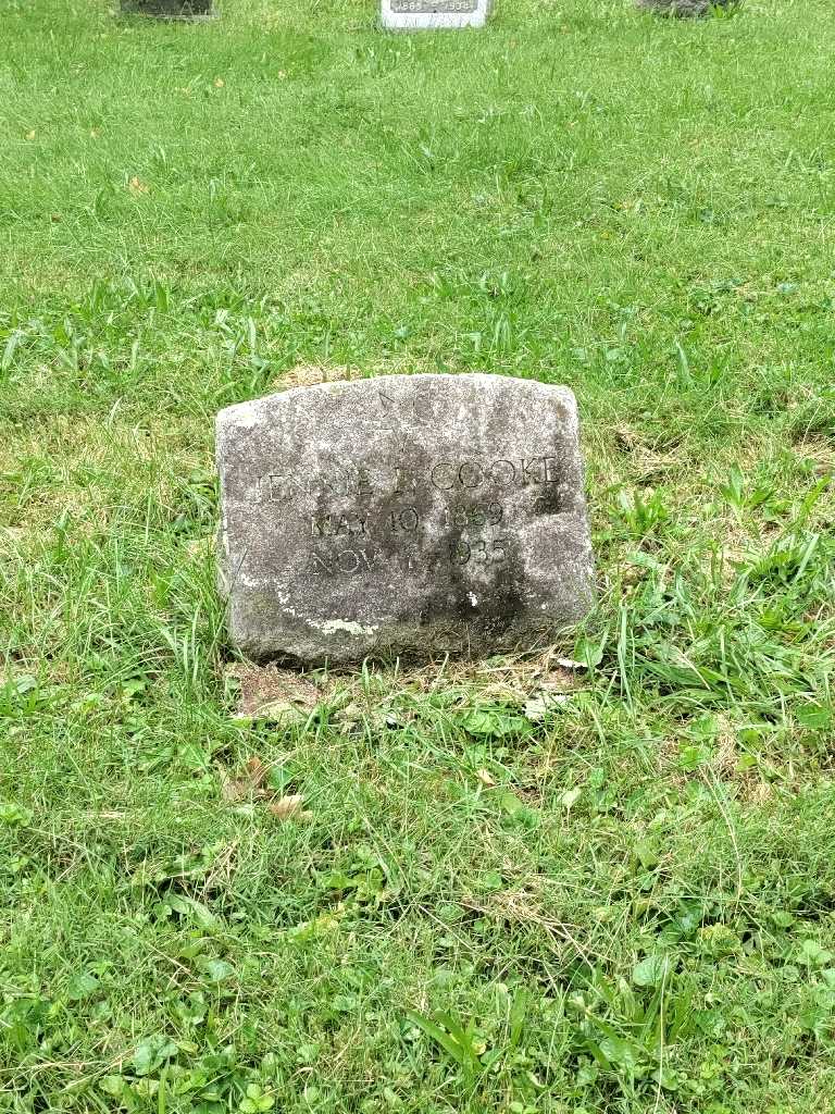 Jennie E. Cooke's grave. Photo 2