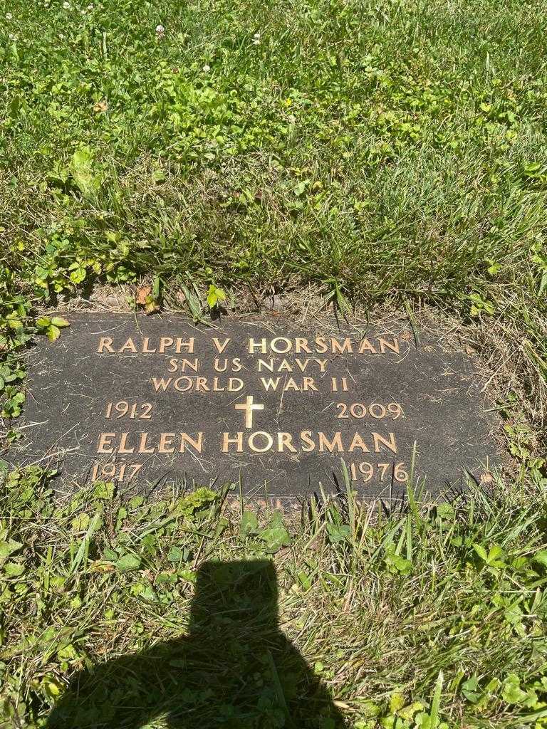 Ellen Horsman's grave. Photo 1