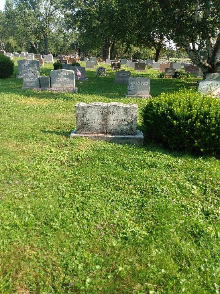 Beulah M. Inman's grave. Photo 1