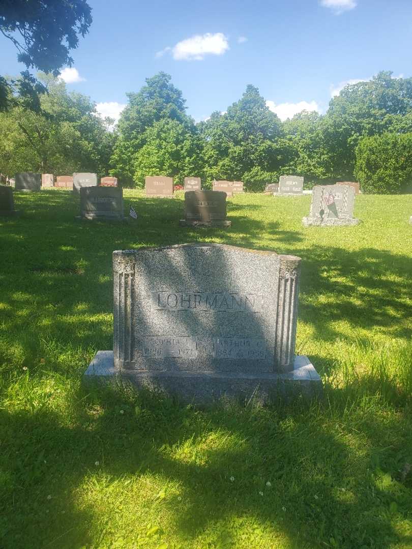 Arthur C. Lohrmann's grave. Photo 2