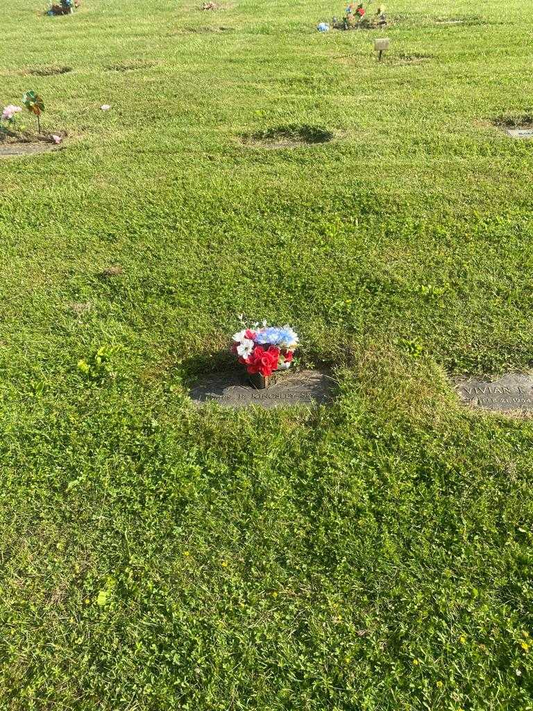 James E. Kingsley Senior's grave. Photo 2