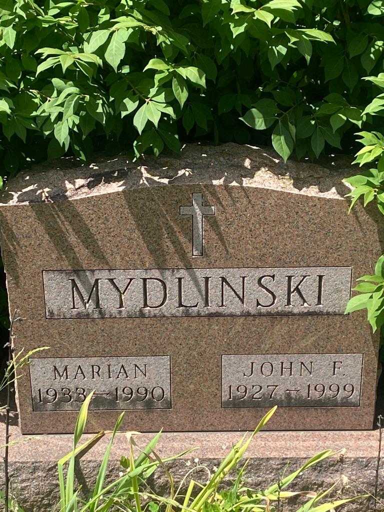 Marian Mydlinski's grave. Photo 3