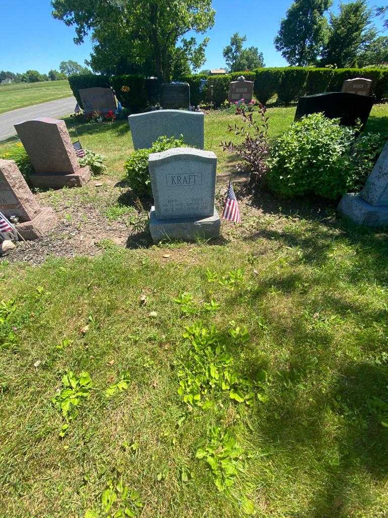 Fred K. Kraft's grave. Photo 1