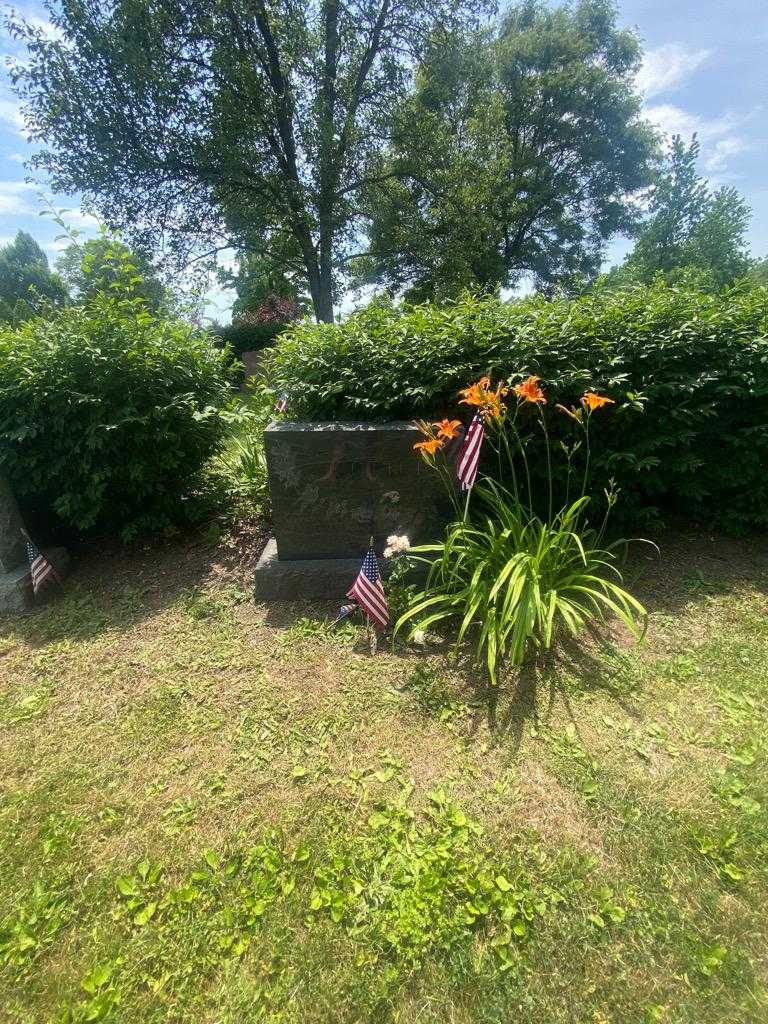 Arthur K. Cottet's grave. Photo 1