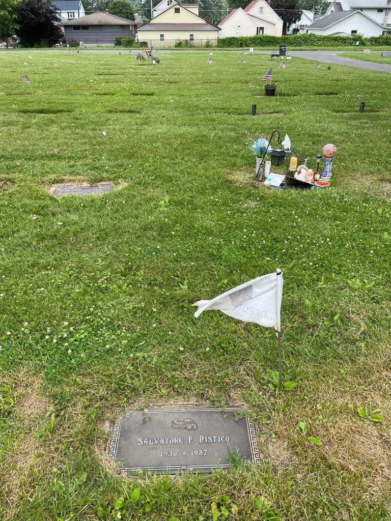 Salvatore F. Nistico's grave. Photo 2