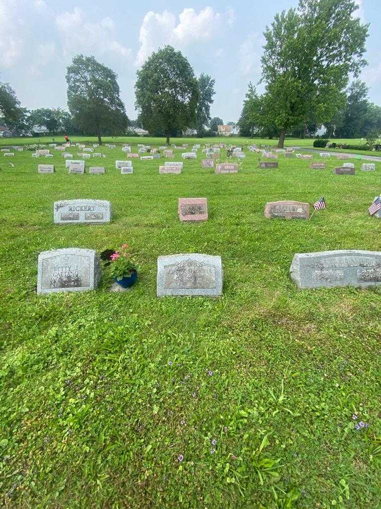 John R. Stagnitta's grave. Photo 1