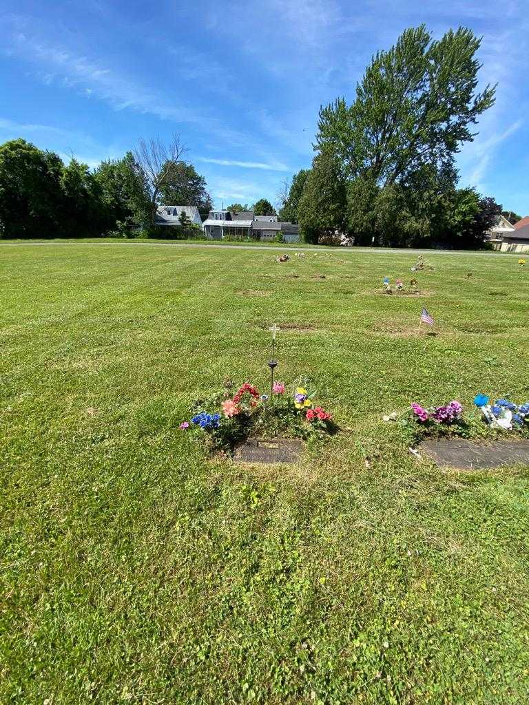 Martha Ann Lennox's grave. Photo 1