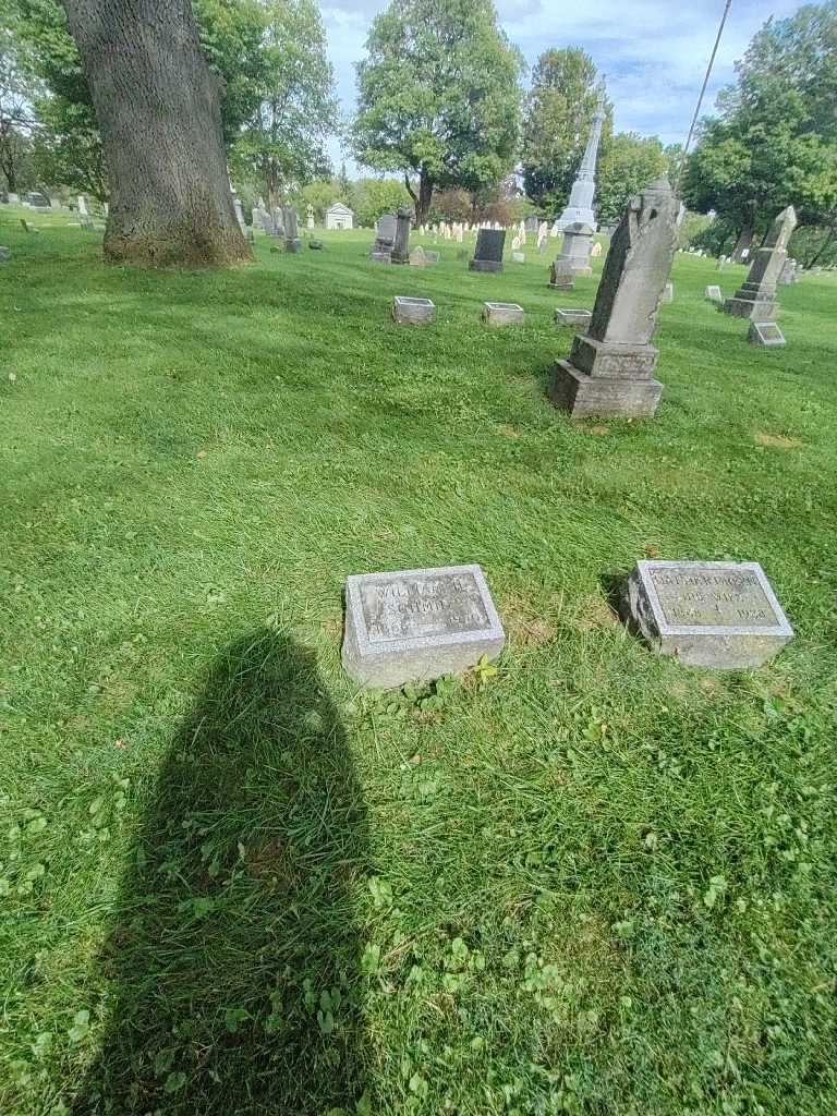 William H. Schmidt's grave. Photo 1