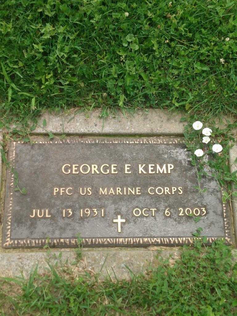 George E. Kemp's grave. Photo 5