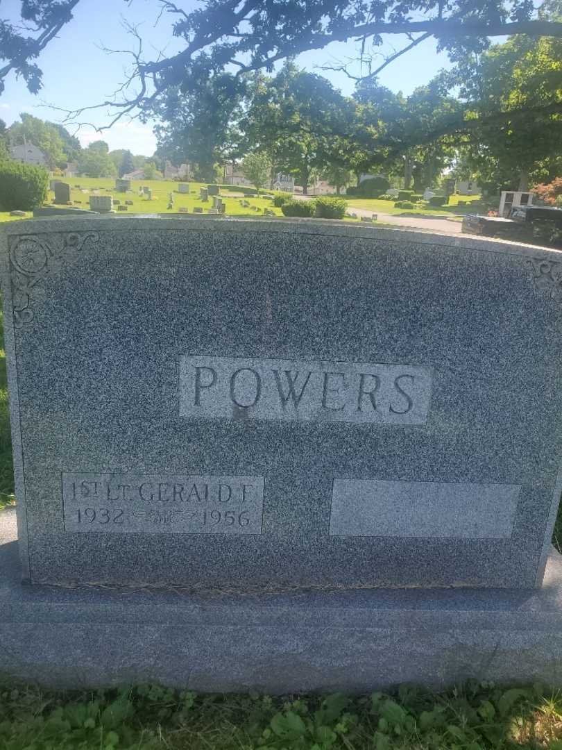 1st Lt. Gerald F. Powers's grave. Photo 4