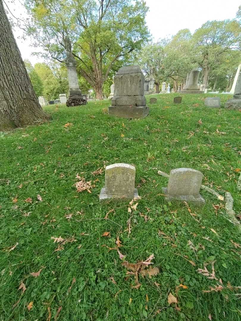 Louise Zinsmeister's grave. Photo 1