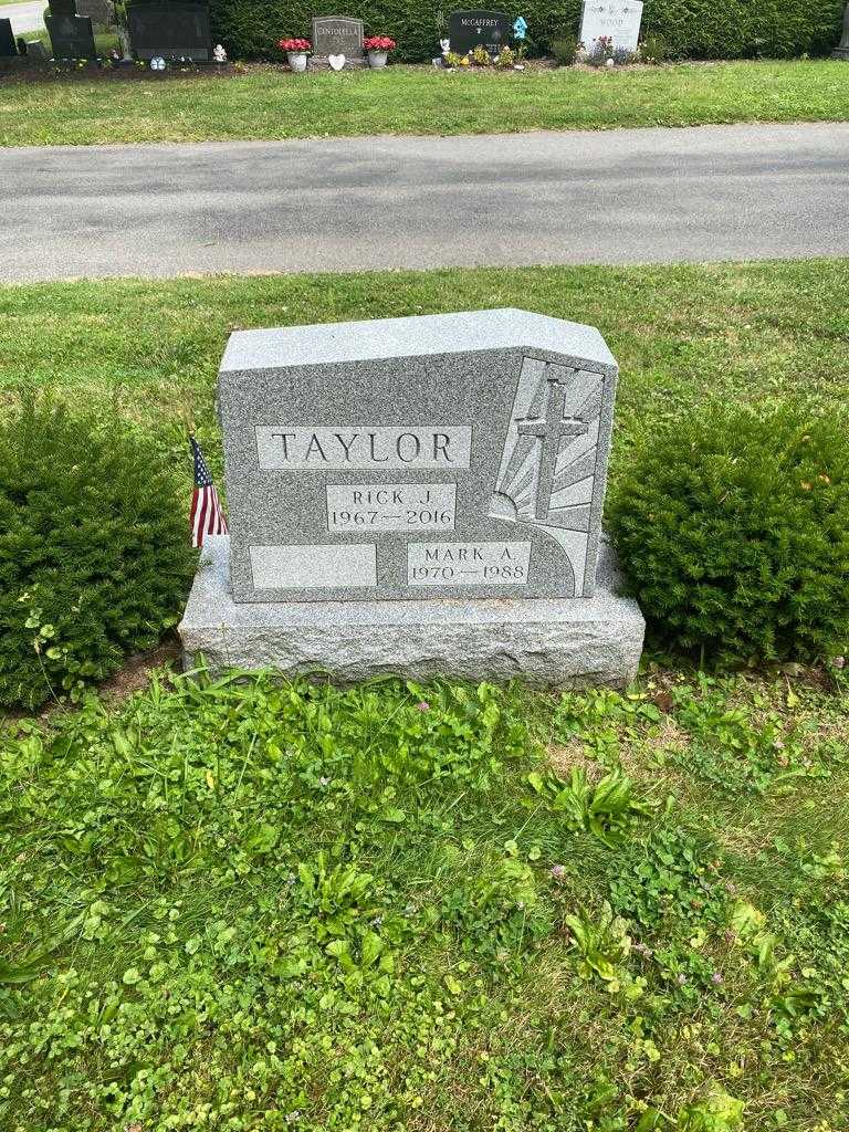 Mark A. Taylor's grave. Photo 3