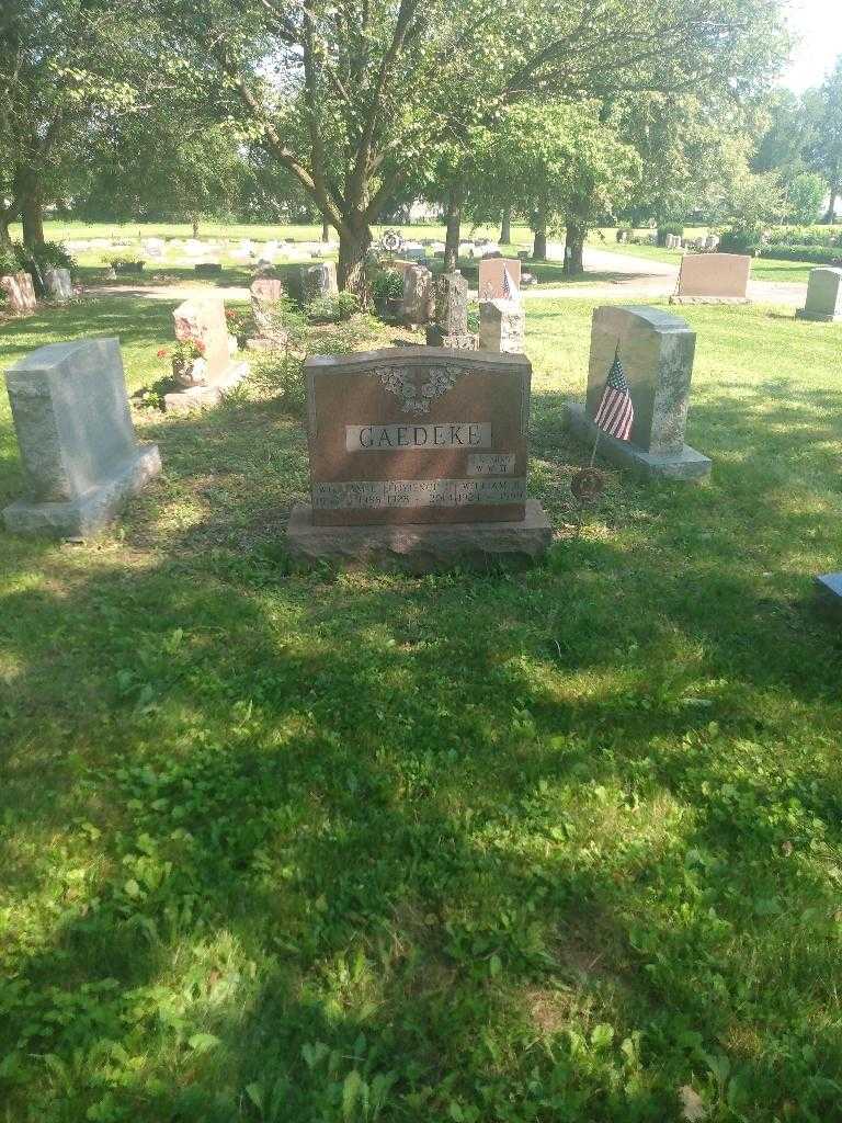 Florence G. Gaedeke's grave. Photo 1
