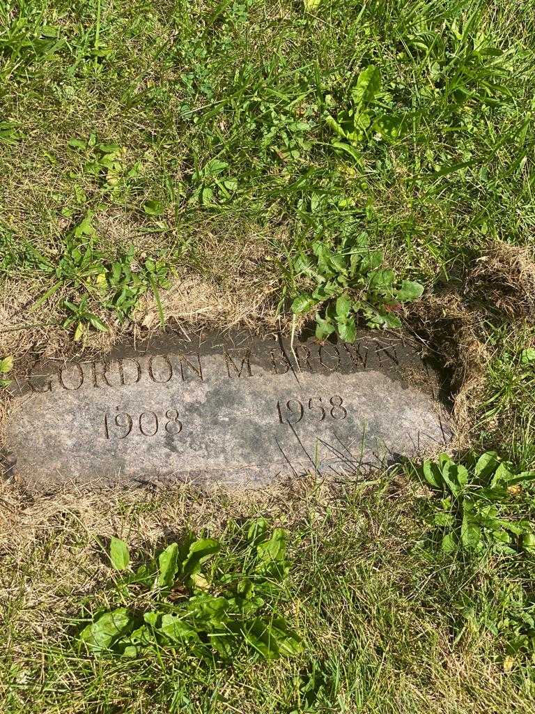 Gordon M. Brown's grave. Photo 3