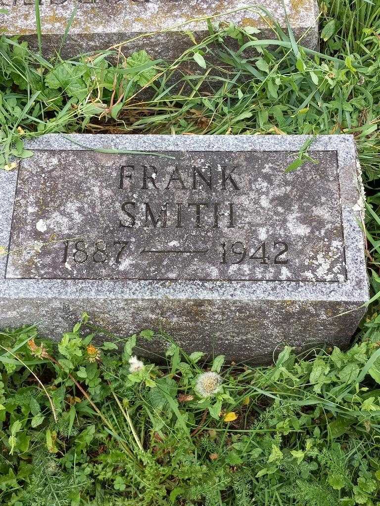 Frank Smith's grave. Photo 3