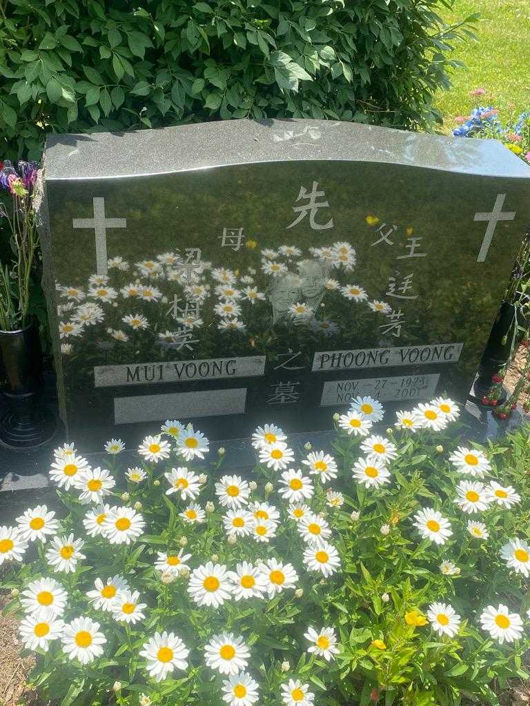 Phoong Voong's grave. Photo 3