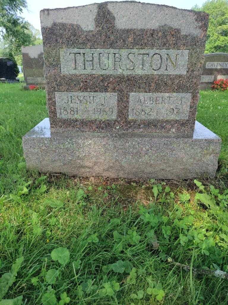 Jessie E. Thurston's grave. Photo 3