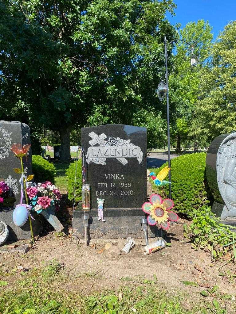 Vinka Lazendic's grave. Photo 2