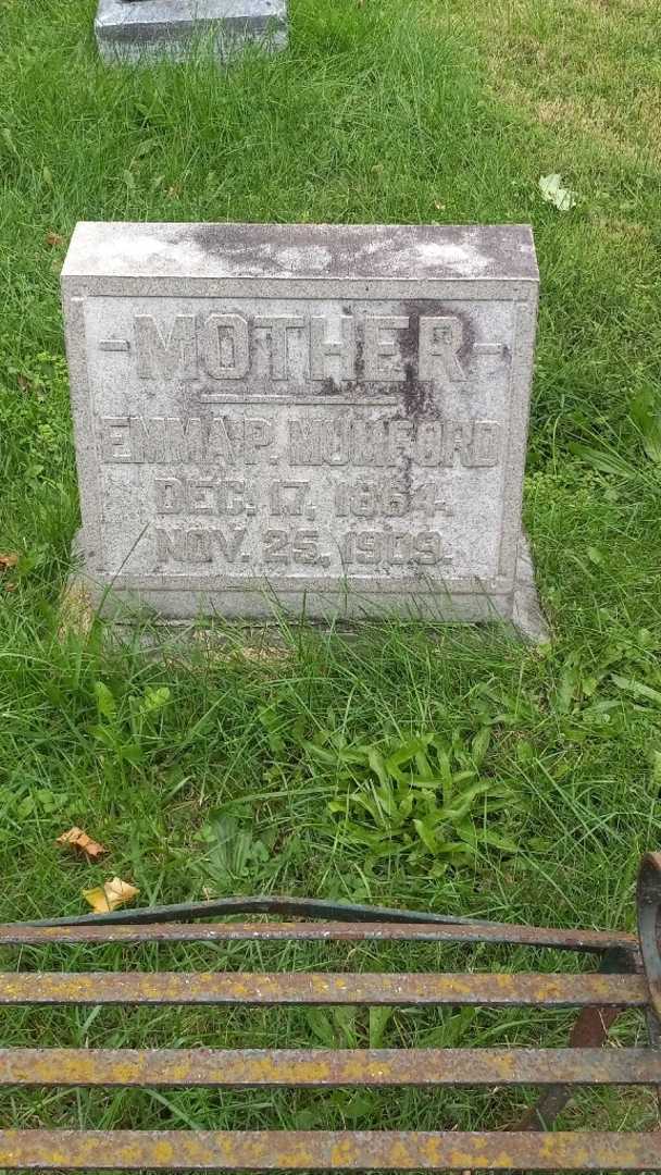 Emma P. Mumford's grave. Photo 3