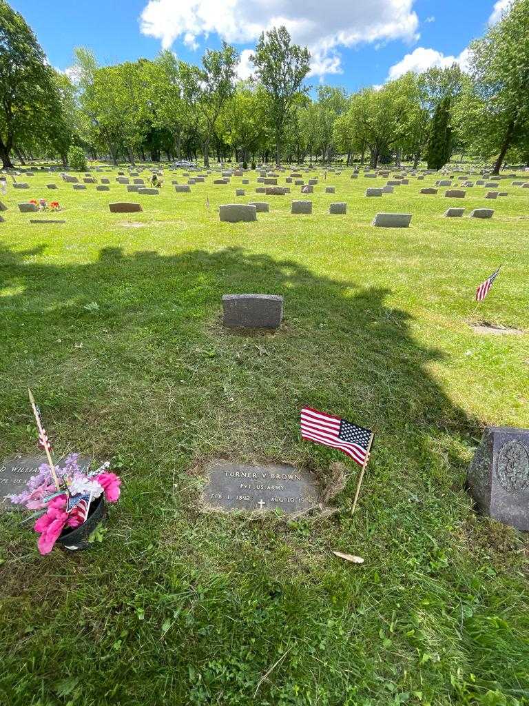 Turner V. Brown's grave. Photo 1