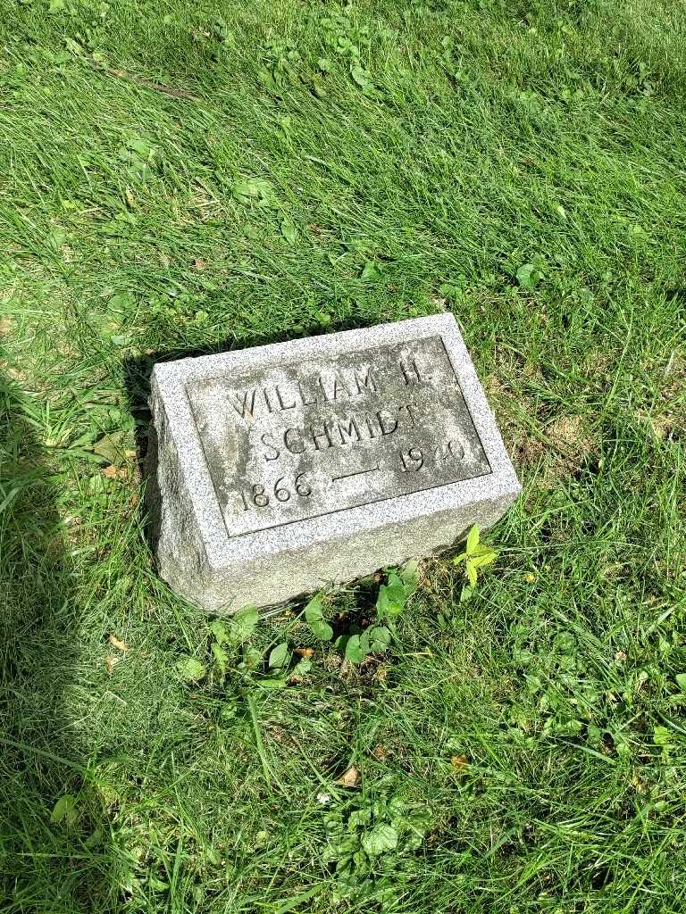 William H. Schmidt's grave. Photo 2