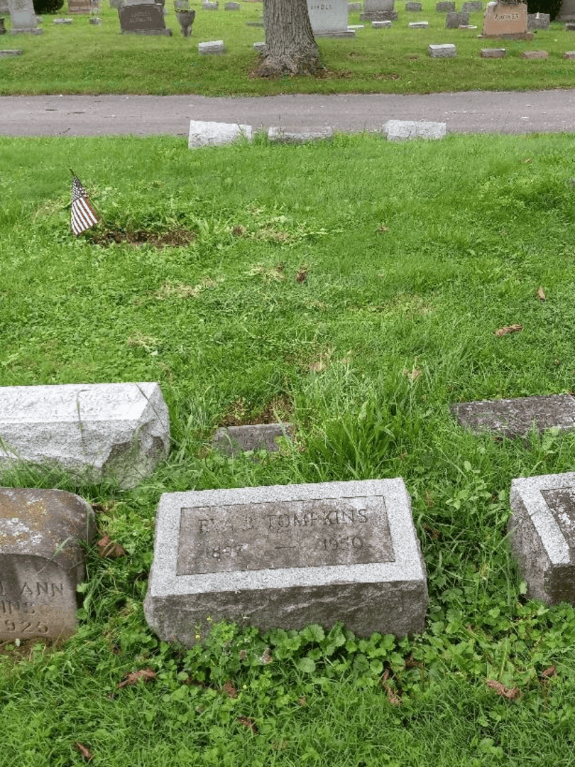 Eva B. Tompkins's grave. Photo 3