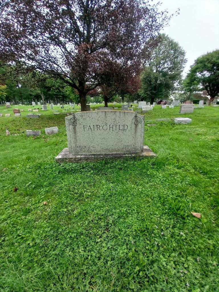Nellie D. Fairchild's grave. Photo 3
