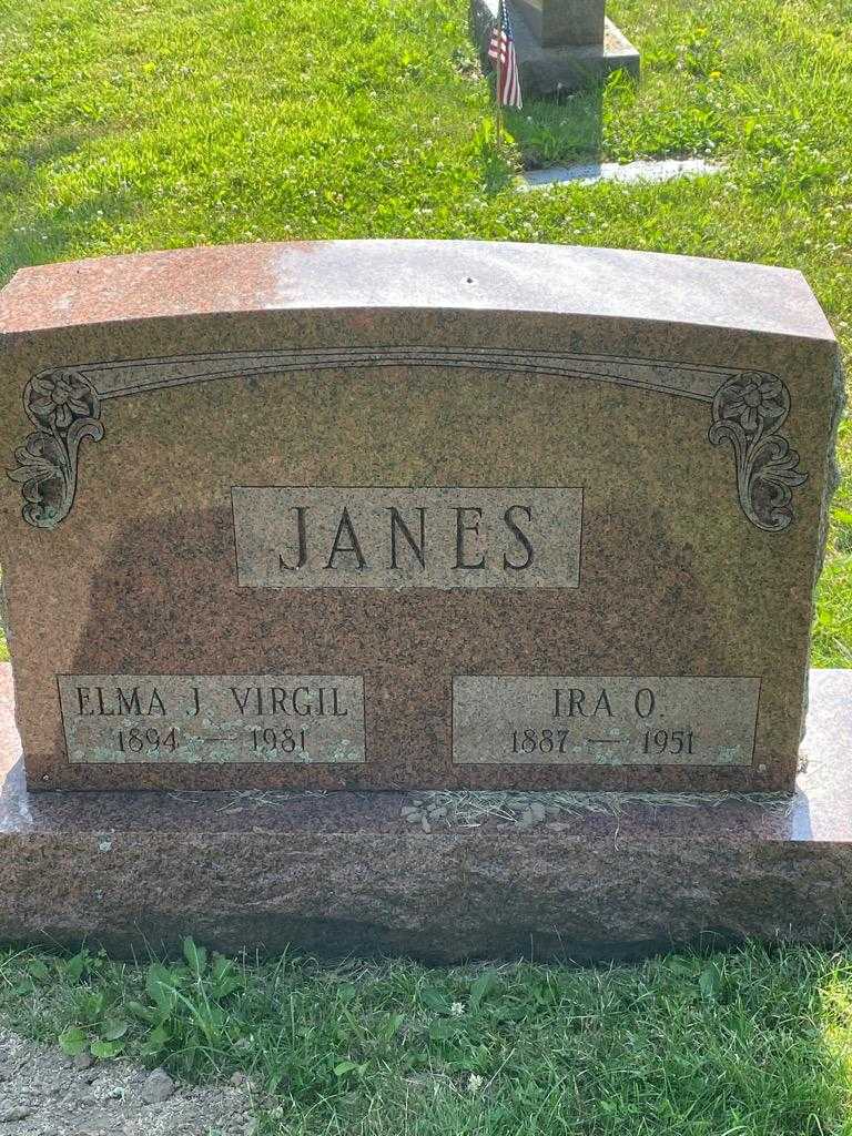 Elma J. Janes Virgil's grave. Photo 3