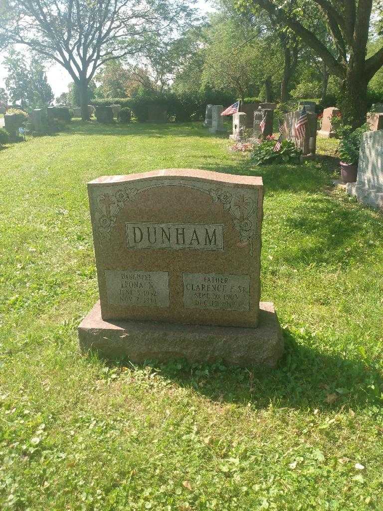 Leona N. Dunham's grave. Photo 1