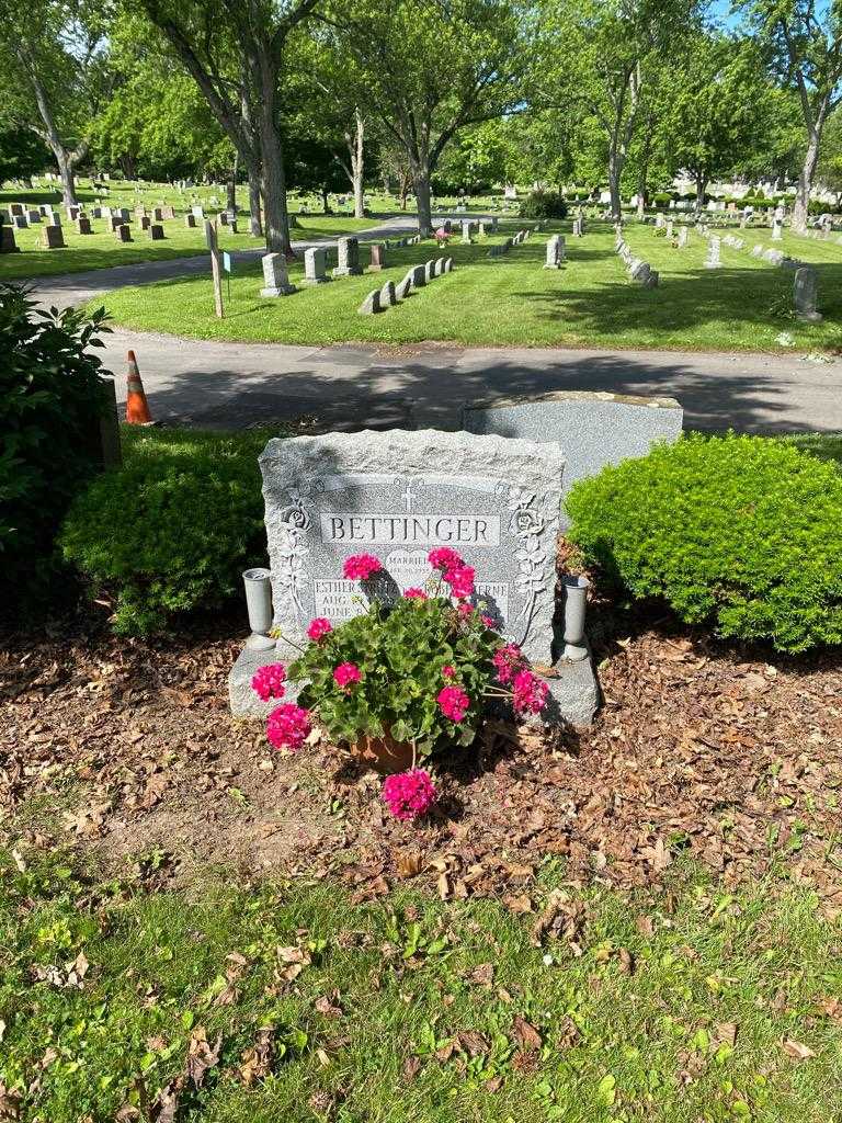 Esther Strutz Bettinger's grave. Photo 2