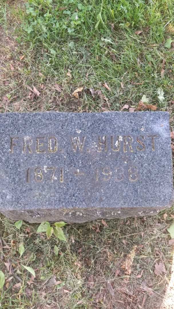 Ida Hurst's grave. Photo 1